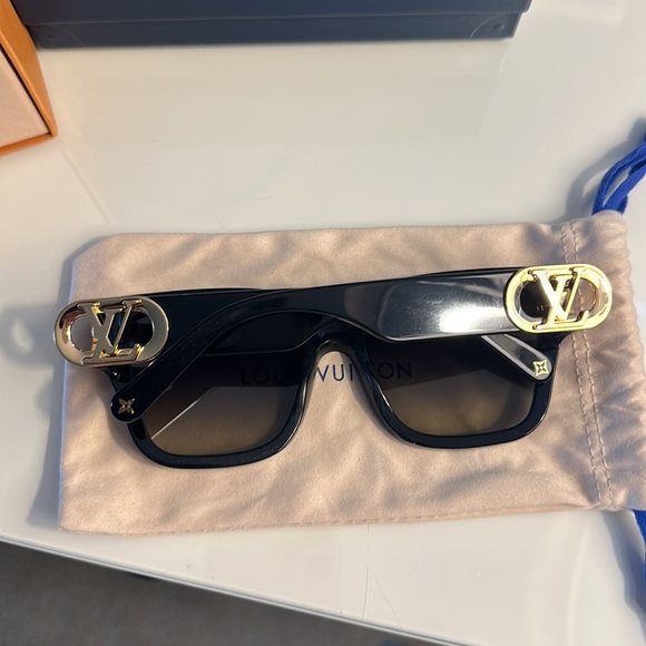Louis Vuitton LINK PM SQUARE SUNGLASSES Authentic - Picture 2 of 15